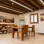 Hostel Domus Clugiae - Residenza D'epoca *