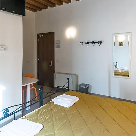 Auberge de jeunesse Domus Clugiae - Residenza D'epoca *