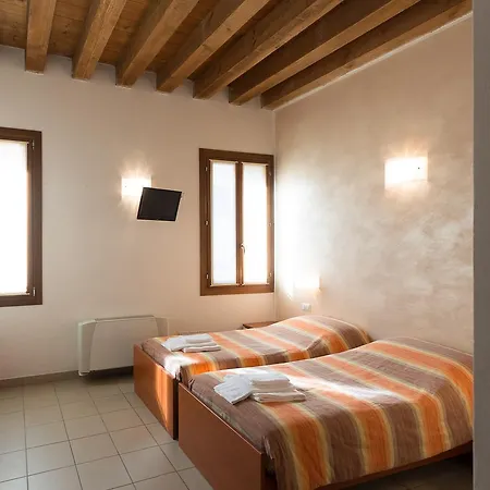 Domus Clugiae Albergue