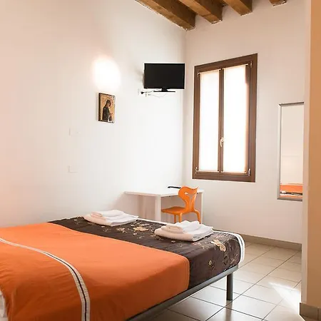 Domus Clugiae Albergue