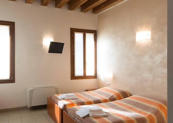 Hostel Domus Clugiae - Residenza D'epoca *