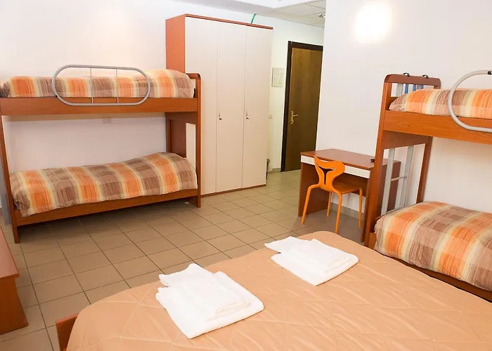 Domus Clugiae - Residenza D'epoca Hostel