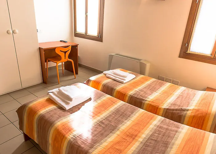 Domus Clugiae - Residenza D'epoca Hostel