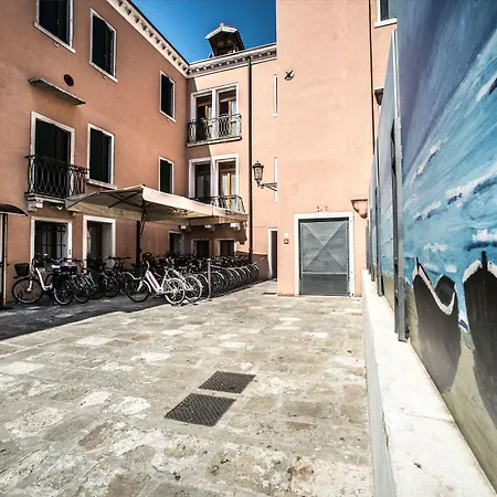 Hostel Domus Clugiae - Residenza D'epoca