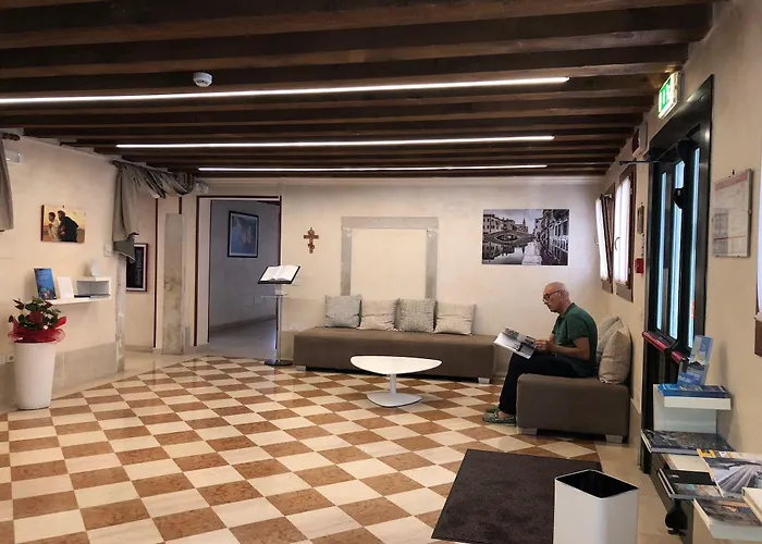 Hostel Domus Clugiae - Residenza D'epoca *