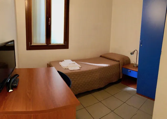 Domus Clugiae - Residenza D'epoca Hostel Chioggia
